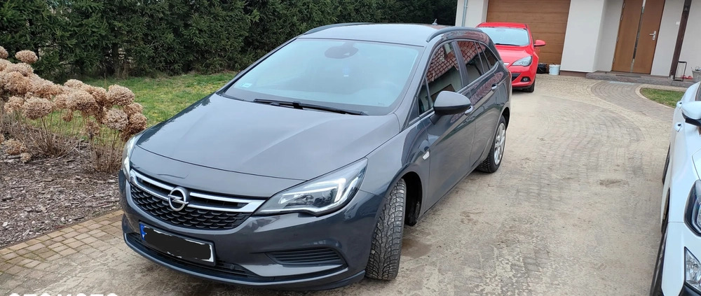 Opel Astra cena 36000 przebieg: 195000, rok produkcji 2016 z Dobrzyca małe 121